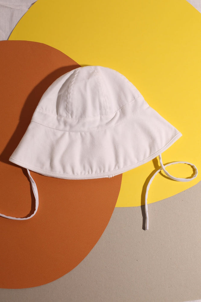 
            
                Load image into Gallery viewer, sun protective hat upf 50+ white hat sun safe, anti uv hat, baby hat
            
        